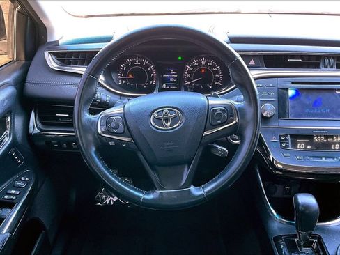 Used 2013 Toyota Avalon XLE Touring FWD image 20