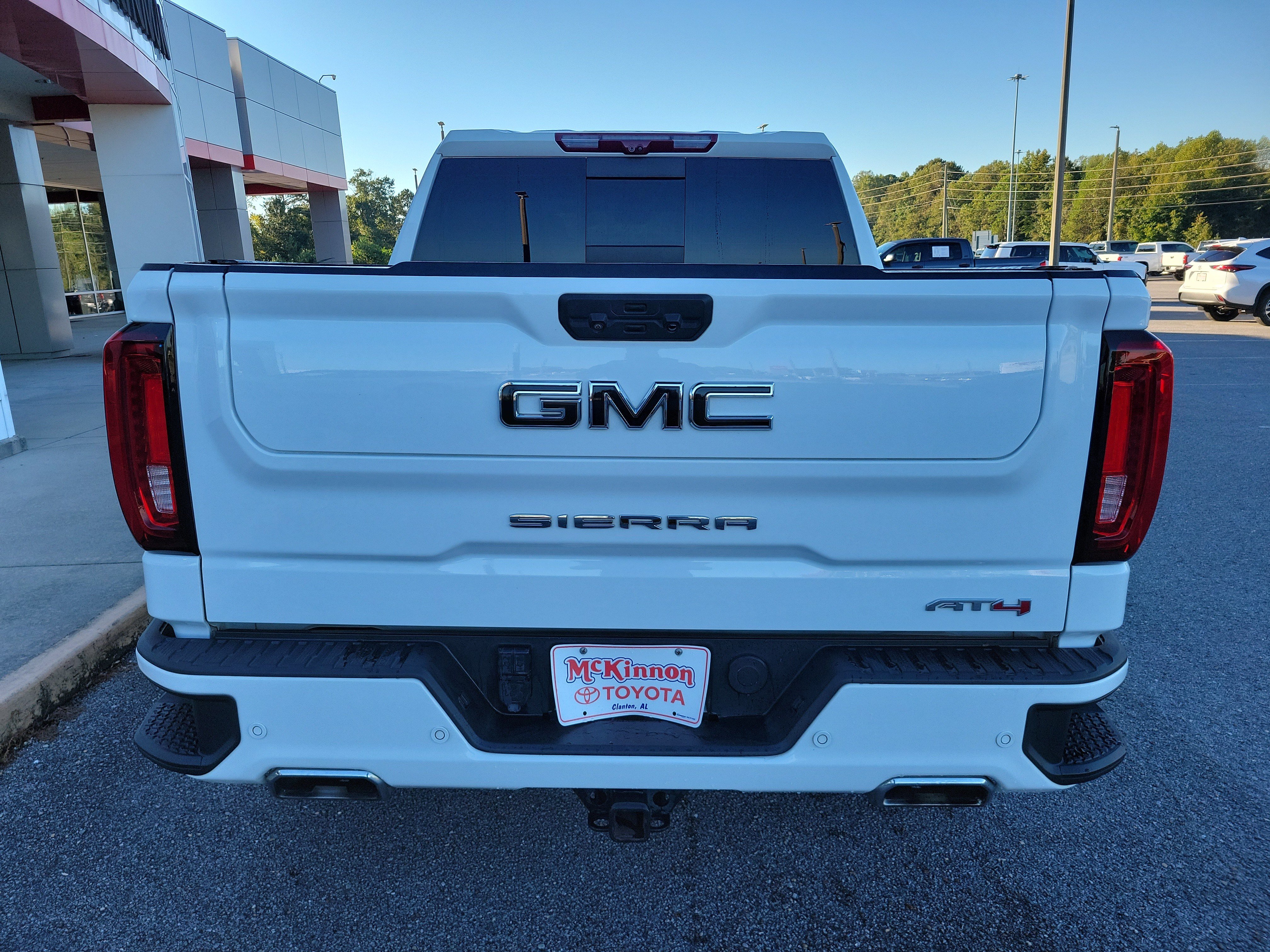 Used 2023 GMC Sierra 1500 AT4 w/ AT4 Premium Package AWD/4WD image 6