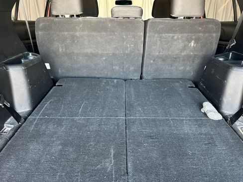Used 2018 Ford Explorer XLT w/ Equipment Group 201A AWD/4WD image 17