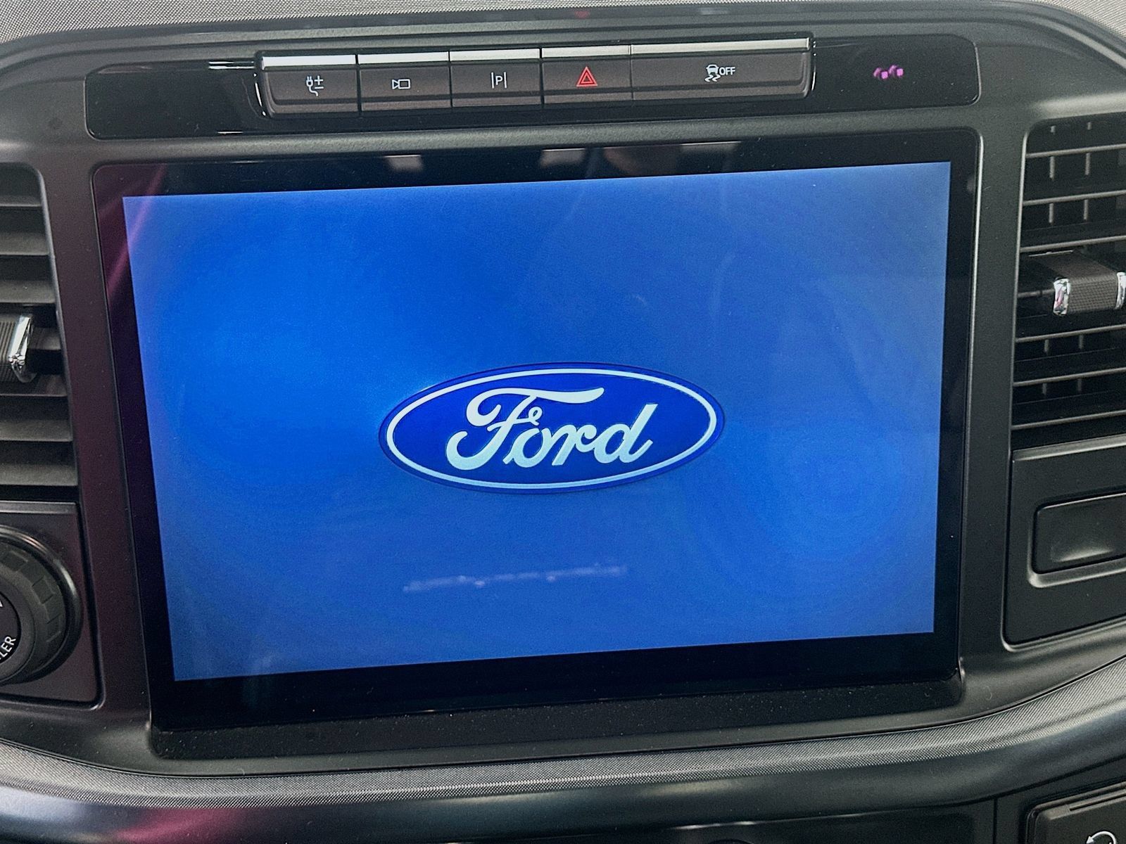 Used 2022 Ford F150 Limited AWD/4WD image 15