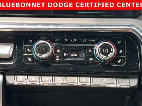 Used 2024 GMC Sierra 2500 Denali Ultimate AWD/4WD image 18