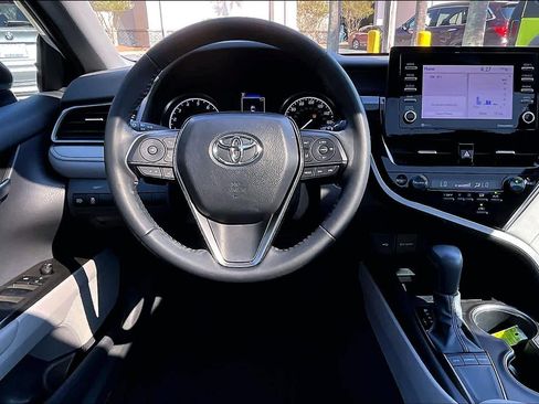 Used 2023 Toyota Camry SE w/ Convenience Package image 6