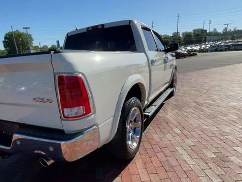 Used 2018 RAM 1500 Laramie w/ Convenience Group AWD/4WD image 9