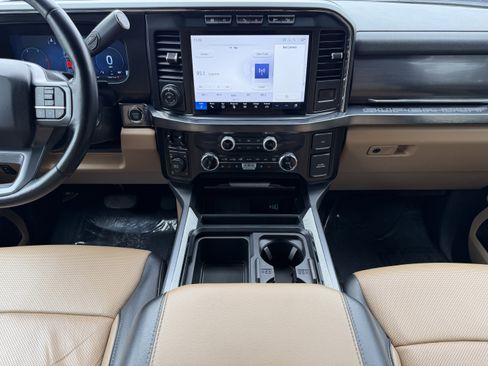 Used 2024 Ford F350 Lariat w/ Lariat Ultimate Package image 23