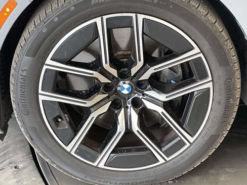 Used 2023 BMW 740i w/ Parking Assistance Package RWD image 12