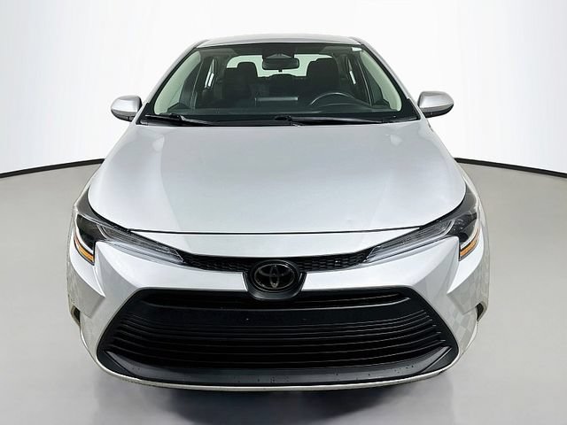 Used 2024 Toyota Corolla LE FWD image 2