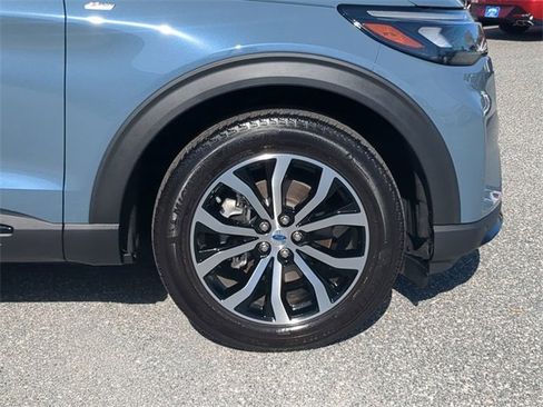 Used 2025 Ford Explorer ST-Line image 12