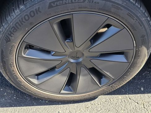 Used 2025 Tesla Model 3 RWD image 9
