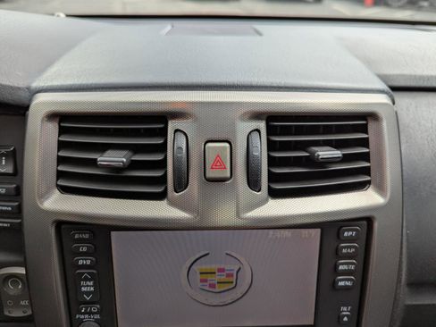 Used 2004 Cadillac XLR RWD image 23