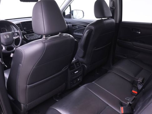 Certified 2020 Honda Pilot Touring image 11