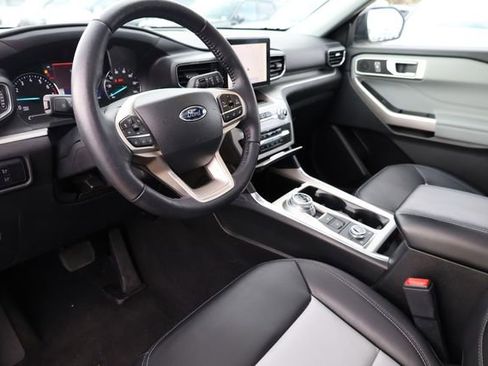 Used 2023 Ford Explorer XLT w/ Equipment Group 202A image 10