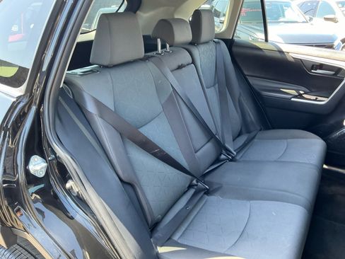 Used 2025 Toyota RAV4 XLE image 20