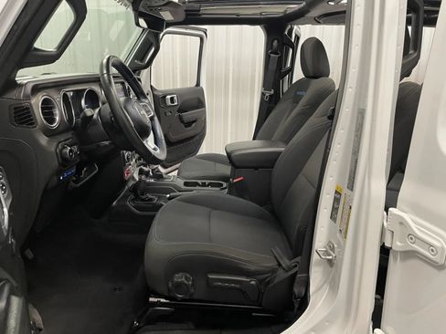 Used 2022 Jeep Wrangler Unlimited Rubicon 4xe AWD/4WD image 36