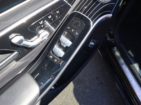 Used 2024 Mercedes-Benz S 580e 4MATIC Sedan image 19