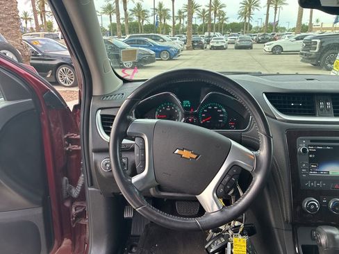 Used 2017 Chevrolet Traverse LT image 10