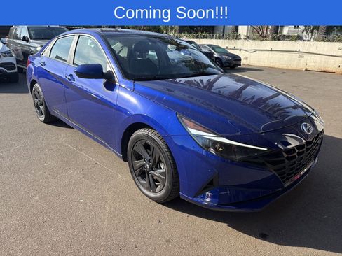 Used 2023 Hyundai Elantra Blue image 1