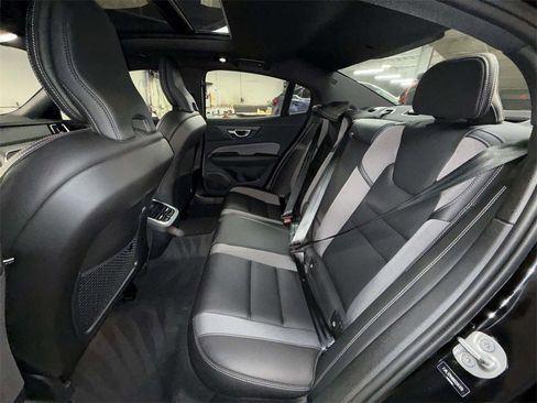 Used 2024 Volvo S60 B5 Ultimate w/ Climate Package image 18