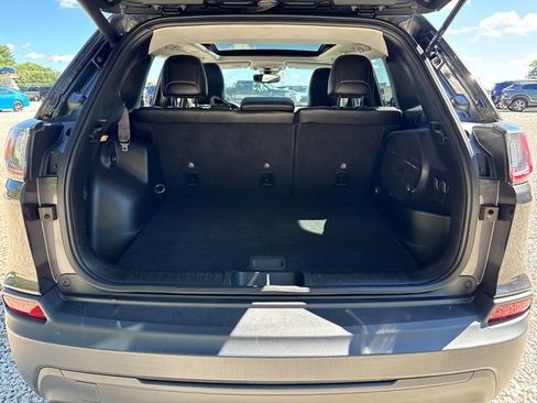 Used 2022 Jeep Cherokee Latitude Lux w/ Sun & Sound Group AWD/4WD image 15