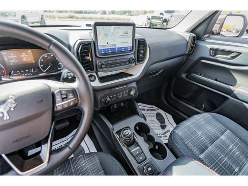 Used 2024 Ford Bronco Sport Heritage w/ Heritage Convenience Package image 15