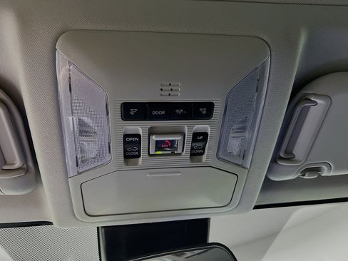 Used 2023 Toyota RAV4 XLE Premium image 21