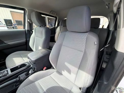Used 2020 Toyota Tacoma SR AWD/4WD image 23