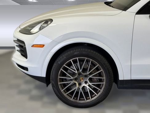 Used 2023 Porsche Cayenne Platinum Edition image 11