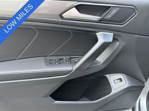 Used 2024 Volkswagen Tiguan SE image 17