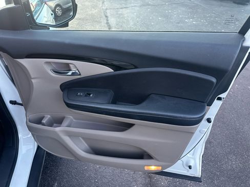 Used 2017 Honda Pilot Touring image 22