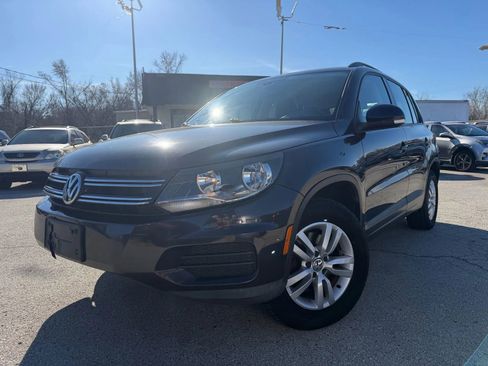 Used 2016 Volkswagen Tiguan S image 1