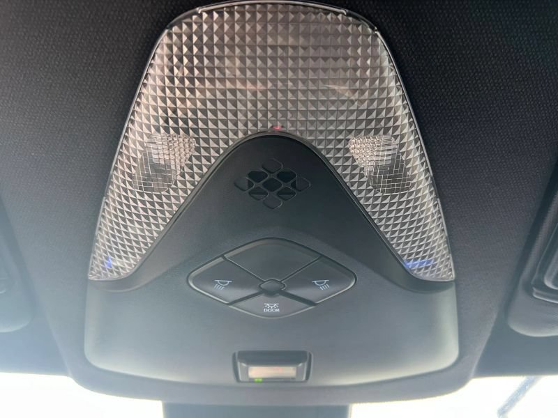 Used 2021 Toyota C-HR XLE FWD image 27