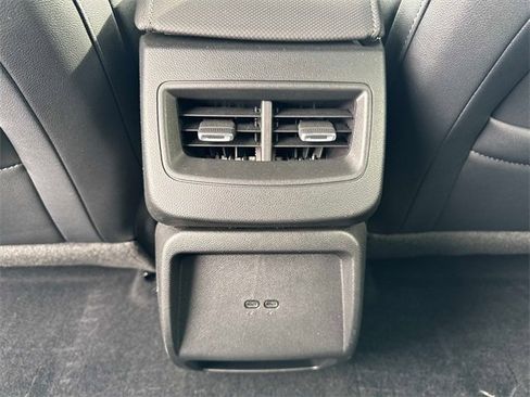 Used 2024 Chevrolet Equinox EV LT image 12