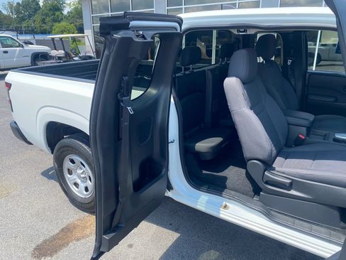 Used 2024 Nissan Frontier S AWD/4WD image 25