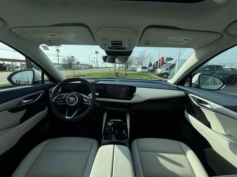 Used 2025 Buick Envision Avenir image 9