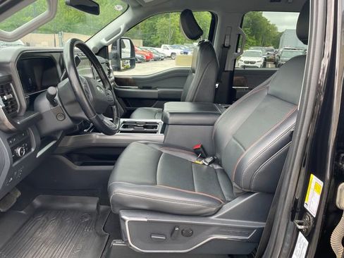 Used 2023 Ford F350 Lariat image 38