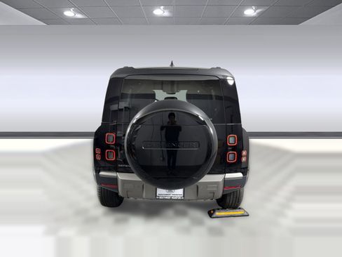Used 2026 Land Rover Defender 110 S image 9