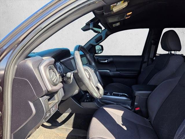 Used 2019 Toyota Tacoma TRD Sport w/ Technology Package AWD/4WD image 10