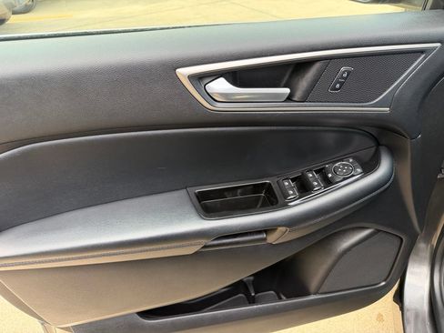Used 2017 Ford Edge SEL w/ Equipment Group 201A FWD image 9