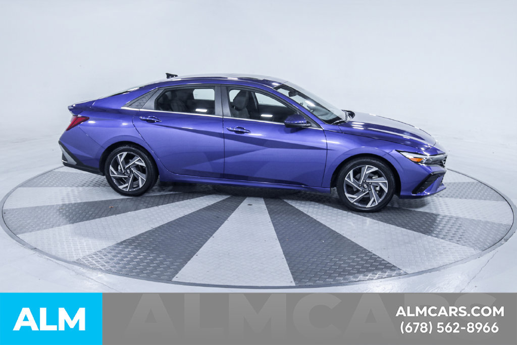 Used 2025 Hyundai Elantra SEL FWD image 13