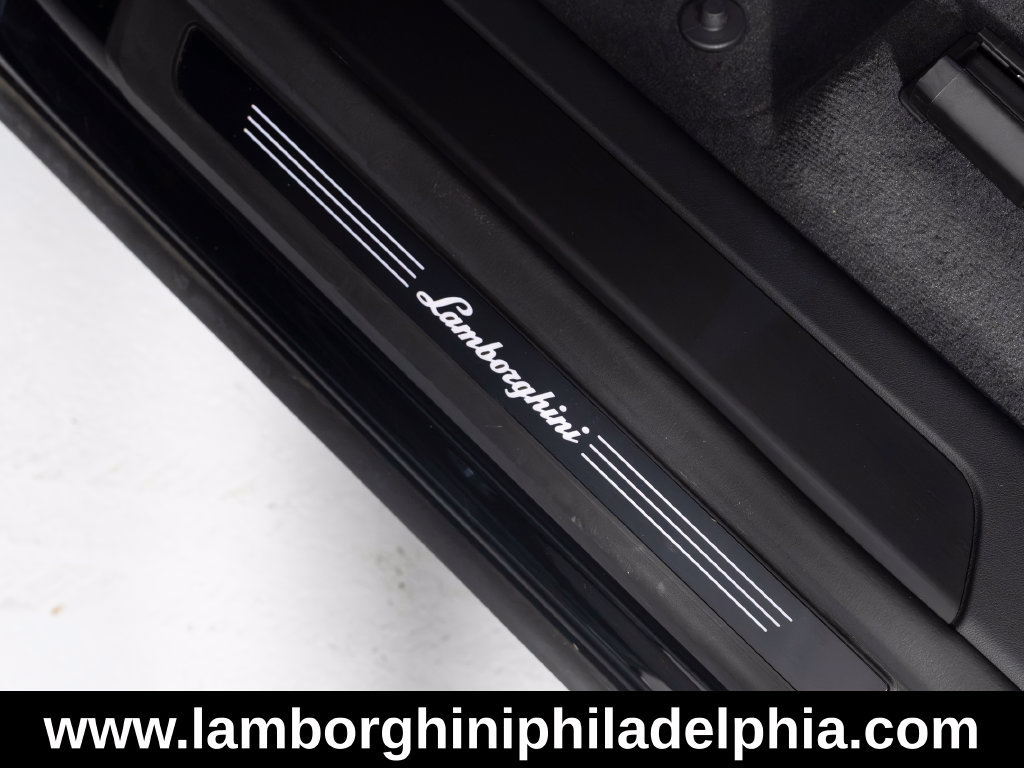 Used 2026 Lamborghini Urus SE AWD/4WD image 17