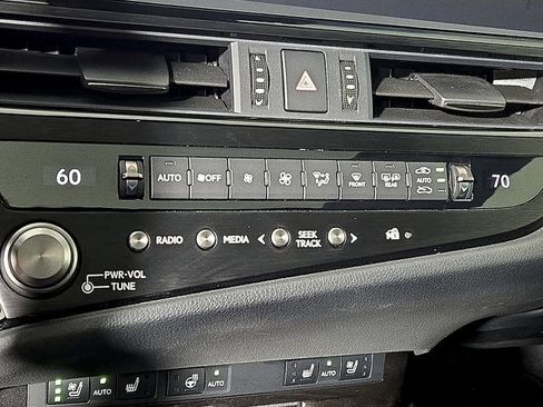 Certified 2022 Lexus ES 300h F Sport image 18