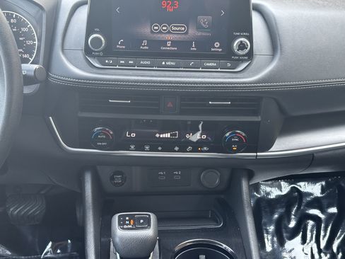 Used 2024 Nissan Rogue SV AWD/4WD image 17