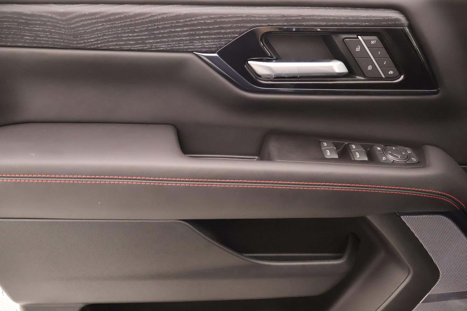 Used 2026 GMC Yukon AT4 Ultimate w/ LPO, Floor Liner Package AWD/4WD image 18