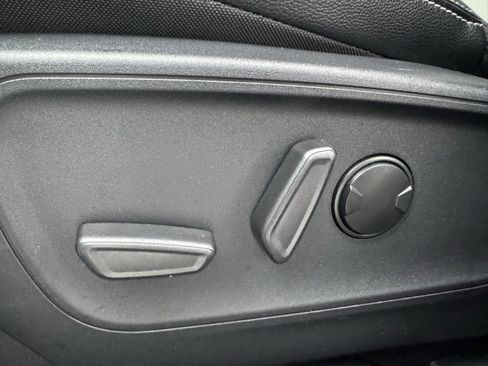 Used 2025 Ford Escape Base w/ PHEV Premium Package image 29