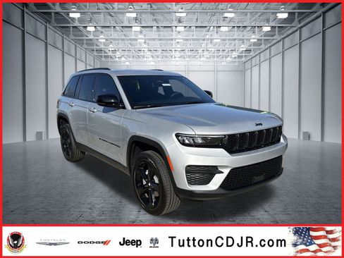 New 2025 Jeep Grand Cherokee Altitude image 1