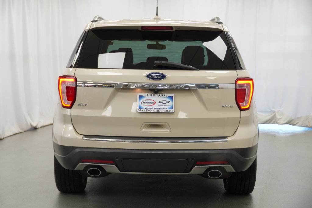 Used 2018 Ford Explorer XLT w/ Equipment Group 202A AWD/4WD image 14