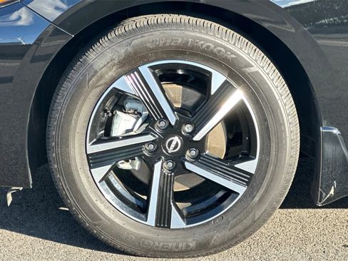 Used 2025 Nissan Sentra SV w/ All-Weather Package image 30