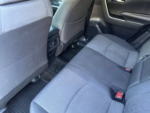 Used 2020 Toyota RAV4 XLE w/ XLE Grade Weather Package AWD/4WD image 7