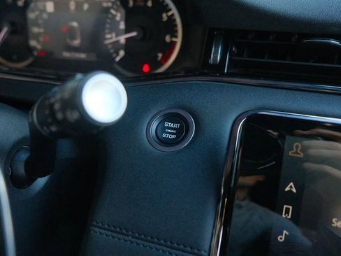 Used 2023 Land Rover Range Rover Evoque R-Dynamic SE image 20