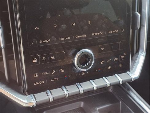 Used 2025 GMC Acadia Elevation image 9