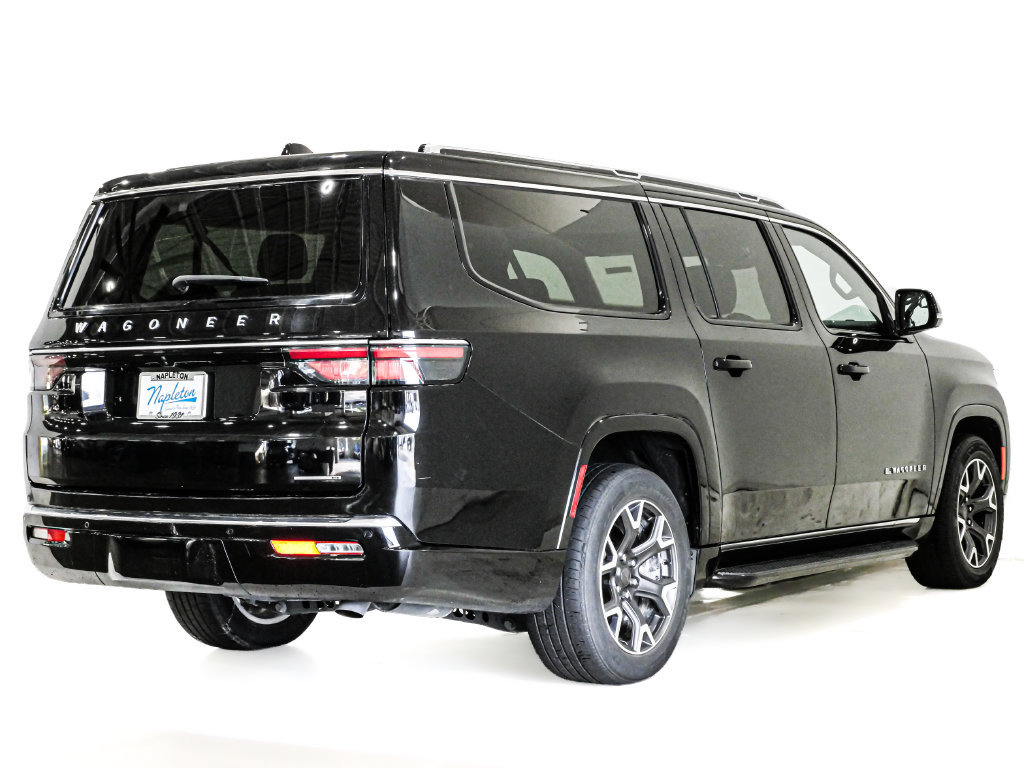 Used 2024 Jeep Wagoneer L Series III w/ Flexible Seating Group AWD/4WD image 5
